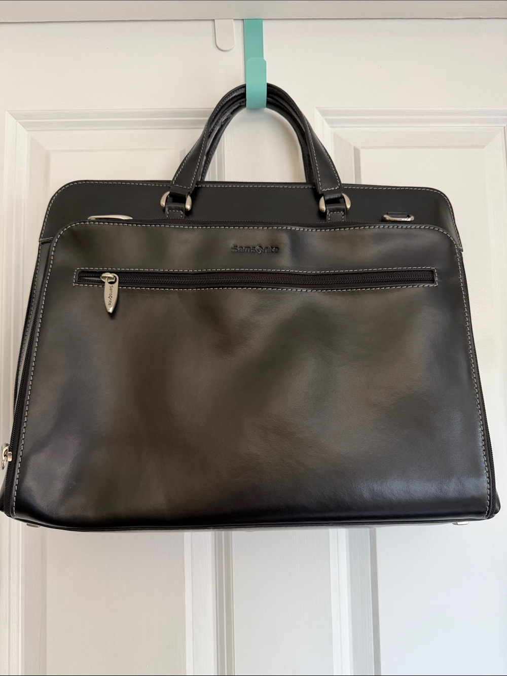Samsonite Black Leather Executive Briefcase with Contrast Stitching